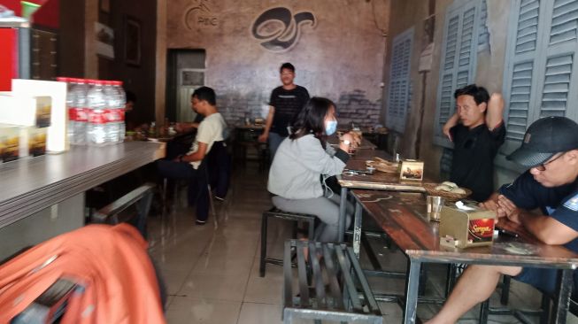 Tips Bertahan Menjalankan Bisnis Warkop di Makassar