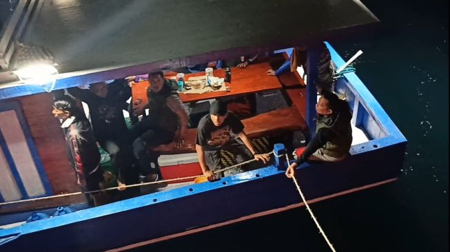 Kapal New Bira Fishing Ditemukan, 13 Penumpang Selamat Termasuk Fauzi Andi Wawo
