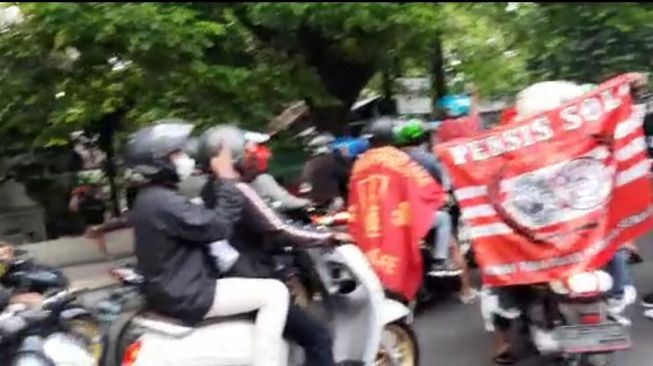 Konvoi Suporter Persis Solo Dibubarkan Polisi, Kaesang Malah Absen: Mogok Motore