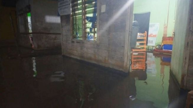 Banjir Masih Merendam 9 Kecamatan di Kapuas Hulu, Debit Air Ada yang Naik Hingga 2 Meter