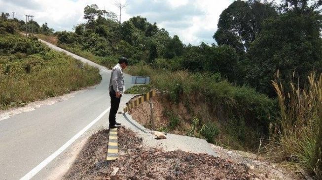 Rusak Parah, Jalan Poros Sangatta-Rantau Pulung Perlu Penanganan Permanen