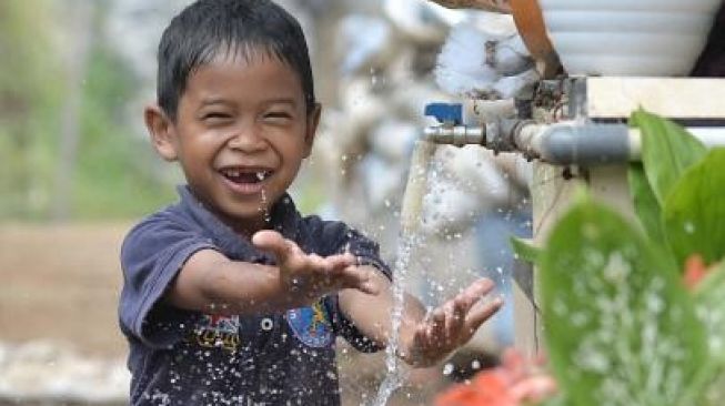 Air untuk generasi emas Indonesia. (Dok: PUPR)