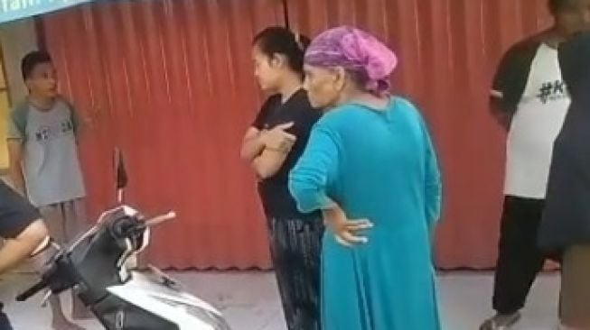 Isi Toko Perlengkapan Bayi Ini Habis Dicuri, Warganet: Tuh Maling Mau Buka Toko Susu Juga