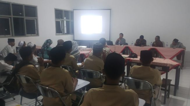 Dede, Santri Ponpes Muara Jangan Putus Asa Raih Cita-cita