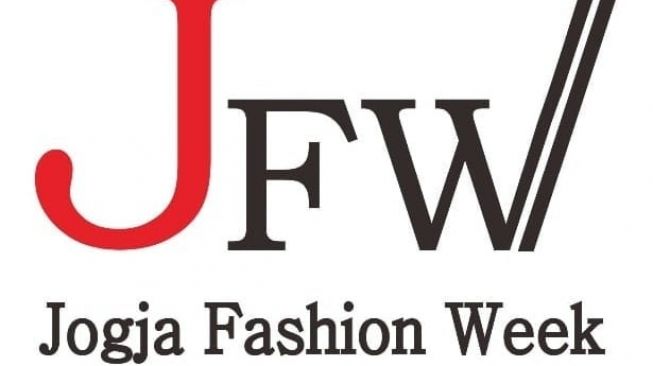Siswi SMK NU Banat Curi Perhatian di Pergelaran Jogja Fashion Week 2021