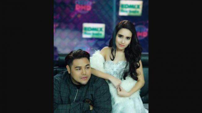 Potret Transformasi Ivan Gunawan dan Ayu Ting Ting. (Instagram)