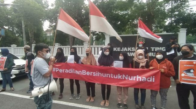 Jelang Sidang Pembacaan Tuntutan Kasus Jurnalis Tempo Nurhadi, AJI Geruduk Polda Jatim