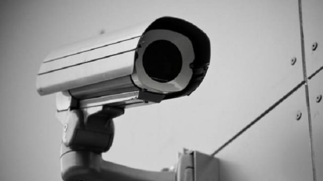Aksi Pencurian Kotak Amal Terekam CCTV Masjid