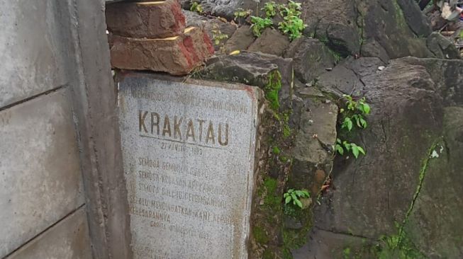 Cagar Alam Bekas Letusan Gunung Krakatau 1883 di Carita Pandeglang Dipagar