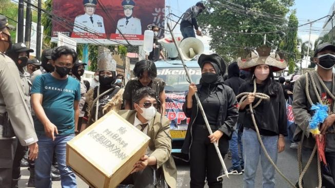 Gelar Demo, Seniman Minta Hentikan Praktik Komersialisasi Taman Budaya Lampung