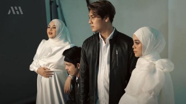 momen Aurel-Atta dan Lesti-Billar maternity shoot bareng. [YouTube/AH]