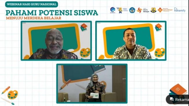 Webinar Hari Guru Nasional yang diselenggarakan Kemenkominfo. [dokumentasi pribadi]