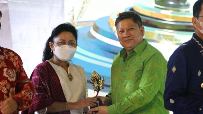 Pemkot Ambon Raih Penghargaan Atraksi Budaya Dari API Award 2021