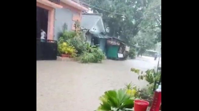 Hujan Deras di Batam, Warga Keluhkan Ruko dan Rumah Banjir