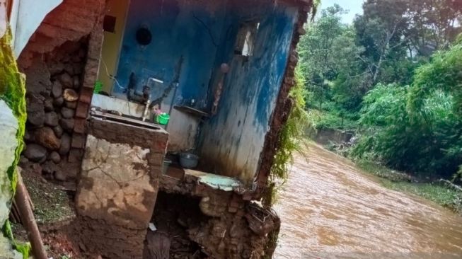 Rawan Bencana, Warga di Sekitar Sempadan Sungai di Garut Diimbau Kosongkan Rumah