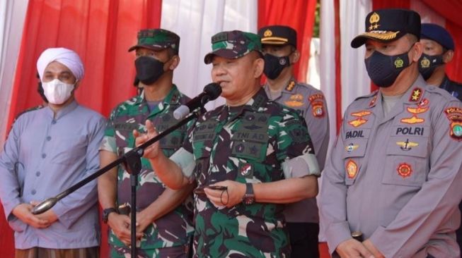 Sambangi Reuni PA 212, Jenderal Dudung Umumkan TNI Segera Rekrut Prajurit dari Santri