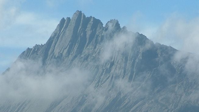 5 Gunung Tertinggi di Indonesia Selain Semeru, Sudah Tahu Semua?