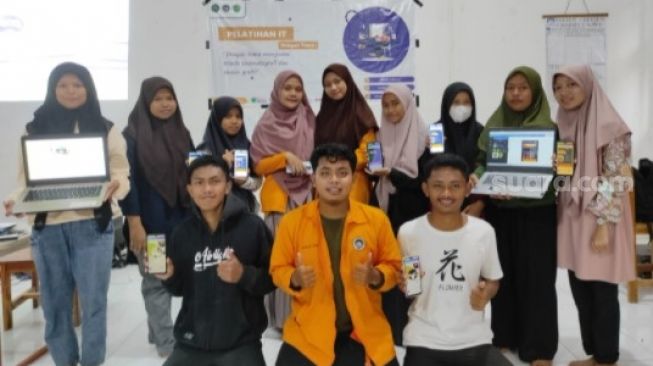 KKN PPL UNM Angkatan 23 Gelar Pelatihan IT 2021 di Barru