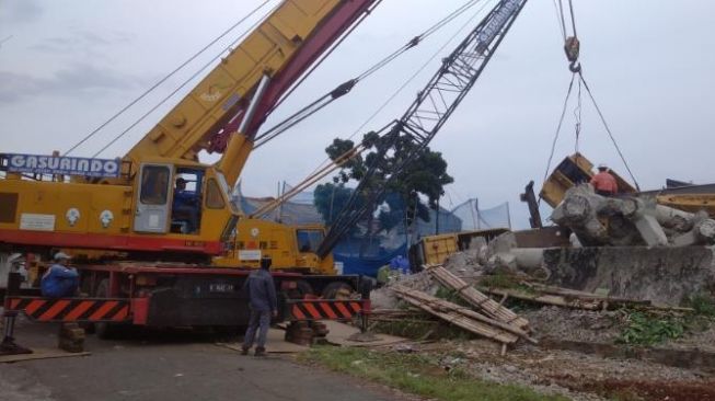 Alibi PT Tirta Asasta Evakuasi Crane Timpa Rumah Warga Setelah 1,5 Bulan: Perlu Koordinasi