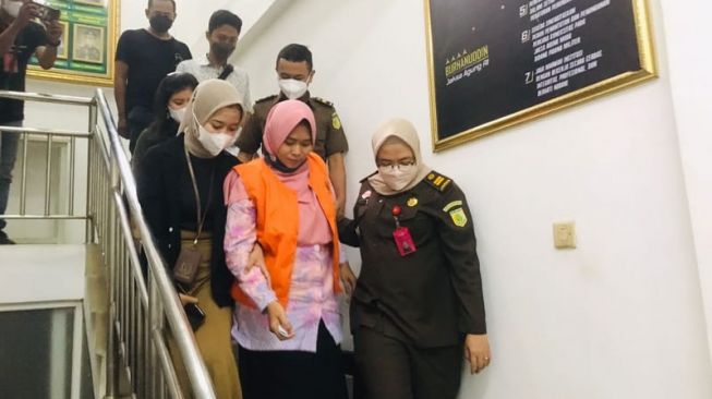 Korupsi Dana PNPM, Guru Honorer Perempuan di Mojokerto Ini Dibui