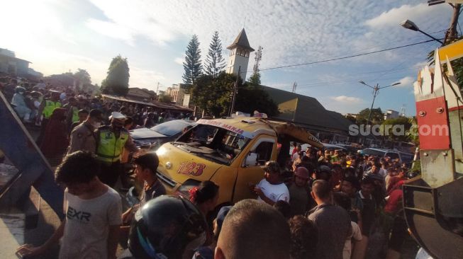 Tertabrak Kereta Api di Medan, 4 Penumpang Angkot Tewas