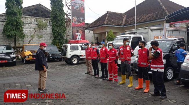 Gunung Semeru Meletus, PMI Kabupaten Malang Terjunkan 35 Personel