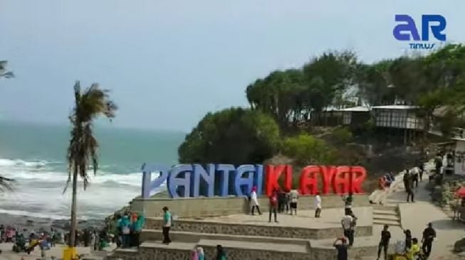 Pantai Klayar, Miliki Pesona Keindahan Pantai Pasir Putih Nan Menawan