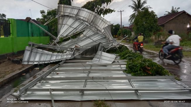 Angin Puting Beliung Terjang Pasir Sakti Lampung Timur, Petugas Masih Lakukan Pendataan