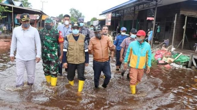 Banjir di Kutim Tenggelamkan 7 Desa, 2000 KK Terdampak: Diperkirakan Masih Terus Naik