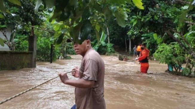 Banjir Lombok Barat, Anak-anak dan Lansia Butuh Penanganan Cepat