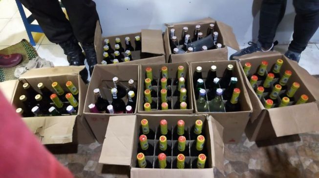 Operasi Pekat Maung 2021, Polres Lebak Sita Ratusan Botol Miras