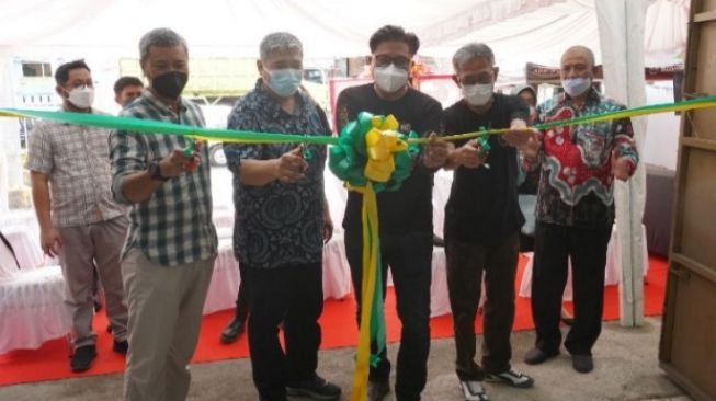 Wali Kota Manado Resmikan Showroom Baru Kalla Kars
