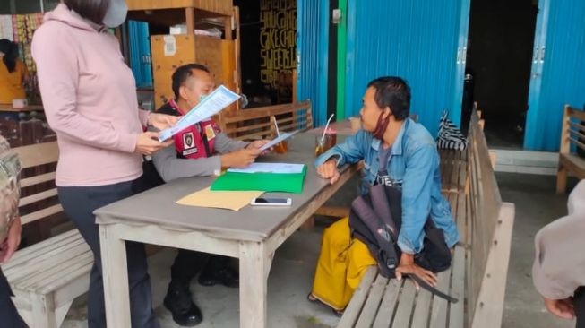 Pria Madura Ini Tawarkan Surat Nikah Bodong Secara Online, Dibekuk di Mojokerto