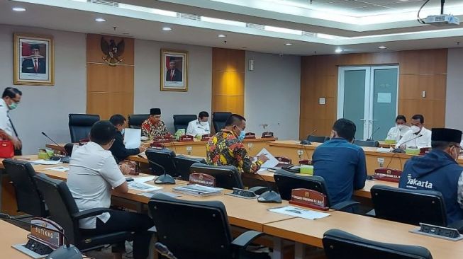 DPRD DKI Singgung Dirut TransJakarta, Erupsi Gunung Semeru