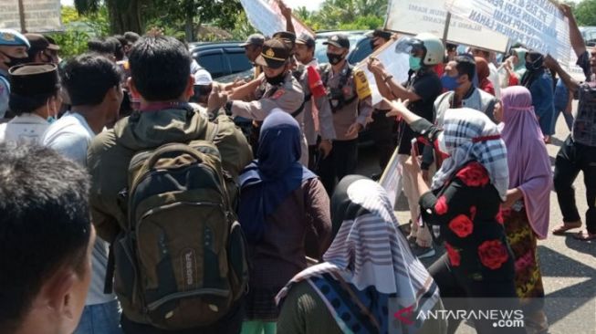 Warga Hadang Ahok di Aceh, Minta Audit Pertamina