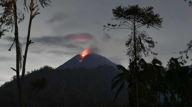 Pakar Geologi ITS: Cuaca Ekstrem Mendorong Erupsi Gunung Semeru