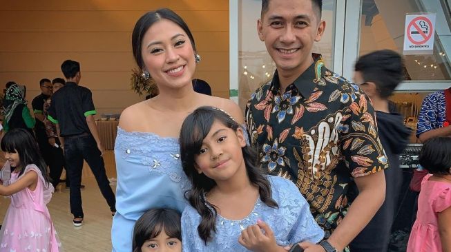 Kenang Mirdad dan Tyna Kanna Kompak Urus Anak Meski Lagi Proses Cerai