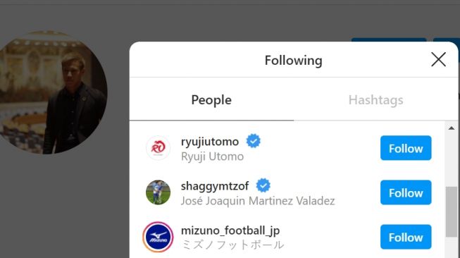 Keisuke Honda follow akun Instagram Ryuji Utomo. [Tangkapan layar Instagram/@keisukehonda]