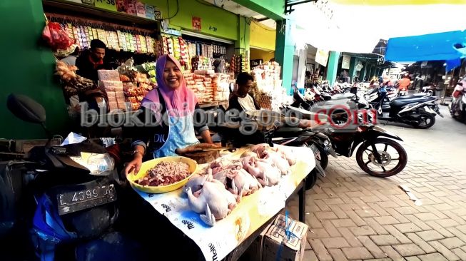 Menjelang Nataru, Harga Daging Ayam di Bojonegoro Naik