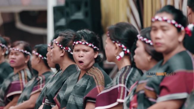 Pakaian Adat Sumatera Utara, dari Batak Toba Hingga Suku Nias