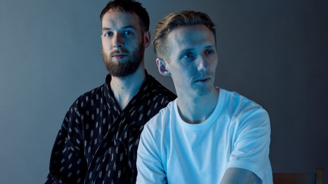 HONNE Ungkap Makna Mendalam di Balik Judul Album Terbaru