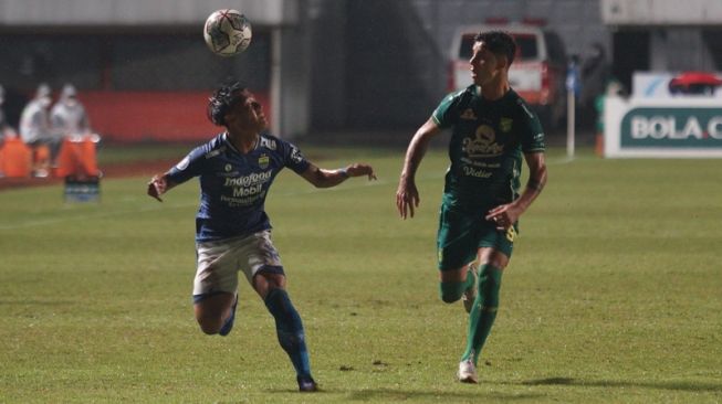 Hasil BRI Liga 1: Persebaya Hancurkan Persib 3-0 di Maguwoharjo