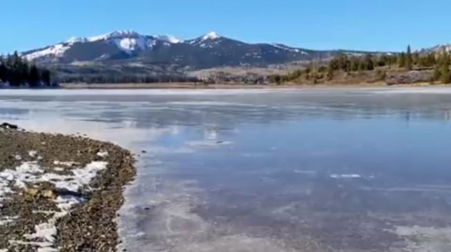 Heboh Danau Beku di Colorado Keluarkan Suara Aneh, Disebut Ada Pangkalan Alien