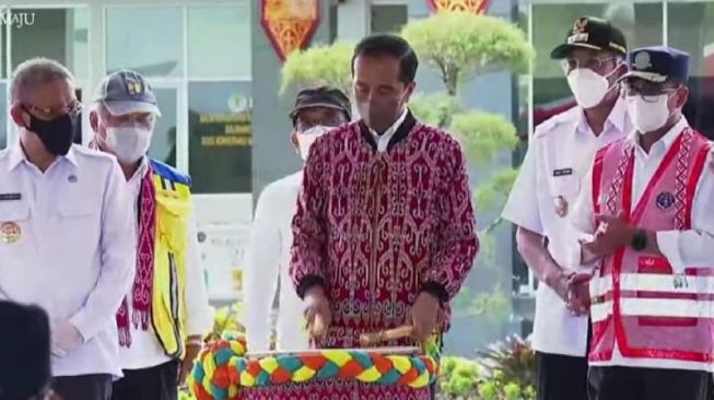 Klaim Tidak Jawa-Sentris, Presiden Jokowi Klaim Investasi di Luar Jawa Lebih Besar
