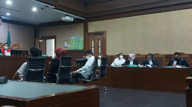 Sidang Lanjutan Nia Ramadhani dan Ardi Bakrie, 3 Saksi Beri Keterangan