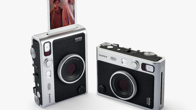 Kamera instan Instax Mini Evo diluncurkan di Indonesia pada Rabu (9/12/2021). Kamera ini juga bisa untuk cetak foto dari ponsel. [Dok Fujifilm Indonesia]