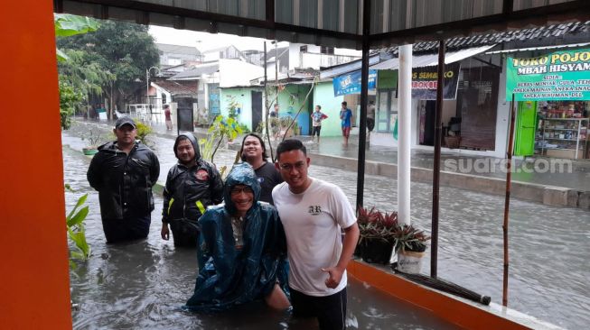 Diguyur Hujan Lebat, Sejumlah Tiik di Kota Solo Banjir, Begini Penampakannya