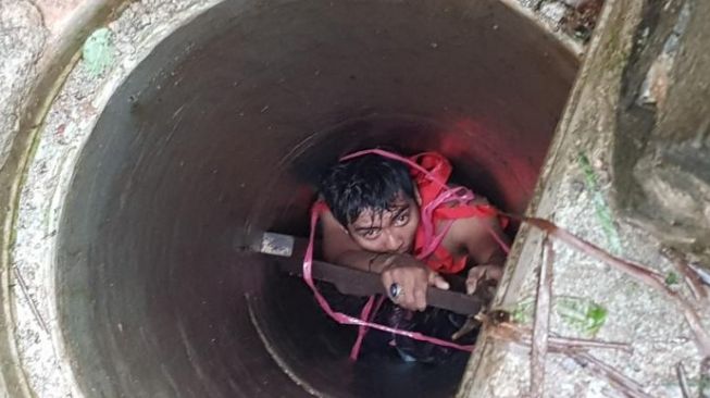 Berburu Jangkrik, 2 Pemuda di Tangsel Terperosok hingga Bermalam di Sumur Resapan