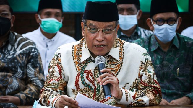 Calon Ketua Umum Pengurus Besar Nahdlatul Ulama (PBNU) Said Aqil Siraj memberikan keterangan pers di Jakarta, Rabu (8/12/2021).  ANTARA FOTO/Rivan Awal Lingga