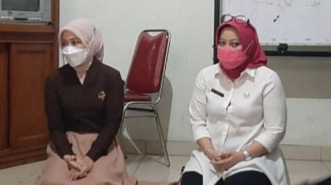 Kenang Momen Bertemu Santriwati Korban Pemerkosaan, Istri Ridwan Kamil: Hati Teriris-iris